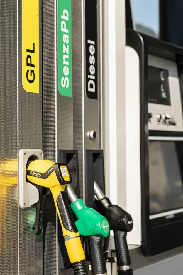 stazione di servizio telo combustibili fonzaso